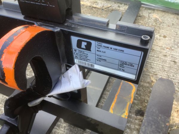Pallet forks with euro brackets 393819772
