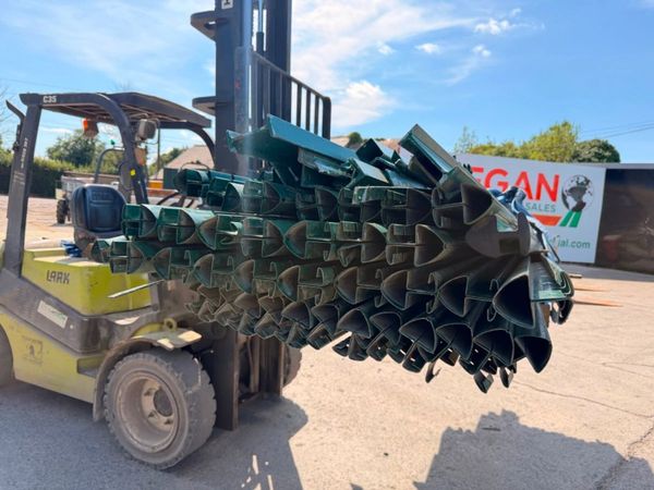 job lot of heavy duty fencing .....522 393837452