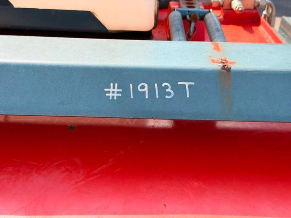 SUTON TRACTOR AGRI ROAD SWEEPER ....1913T 393837409