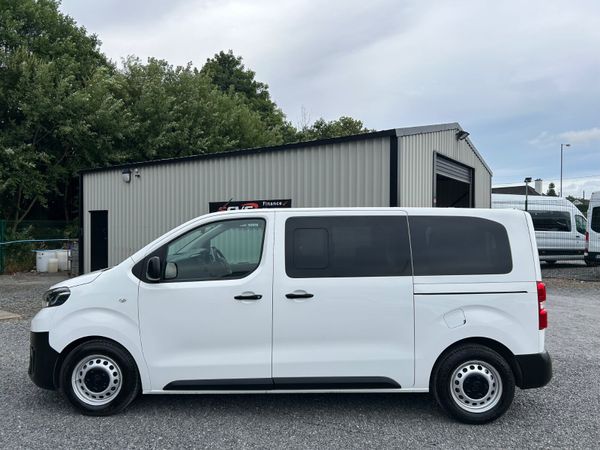 2022 TOYOTA PROACE 1.5D 9 SEATS 393957111