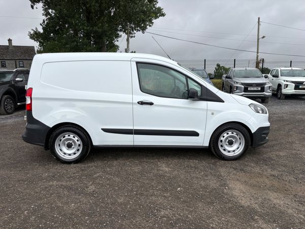 Ford Transit Courier 393967303
