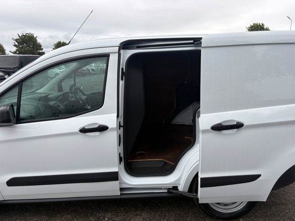 Ford Transit Courier 393967310