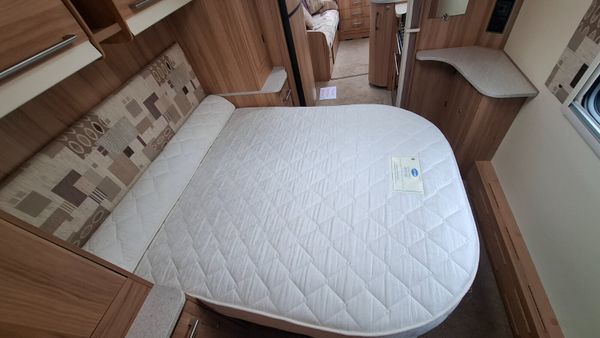 Bailey Unicorn Vigo Caravan Island Bed 394248057