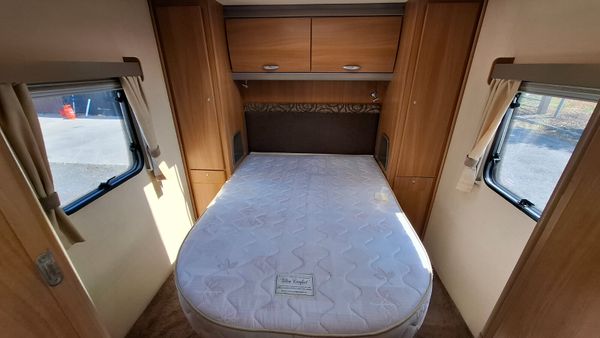 Swift Challenger Island Bed Caravan 394248275