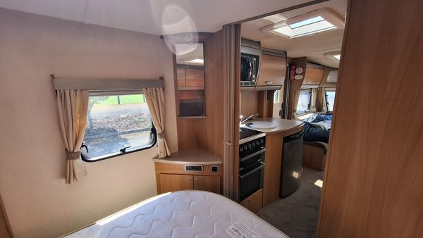 Swift Challenger Island Bed Caravan 394248278