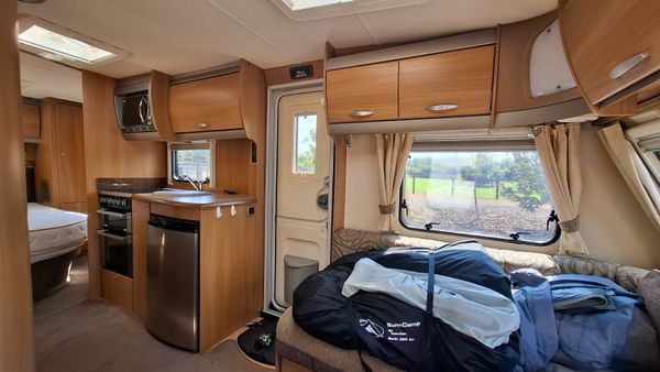 Swift Challenger Island Bed Caravan 394248279