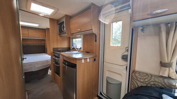Swift Challenger Island Bed Caravan 394248281