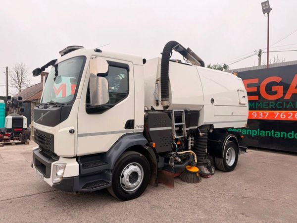 2018 Volvo FL250 Johnston VT651 Road Sweeper 394274680