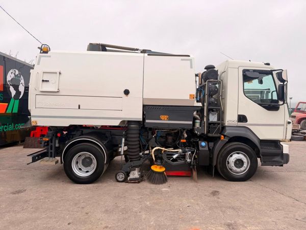 2018 Volvo FL250 Johnston VT651 Road Sweeper 394274683