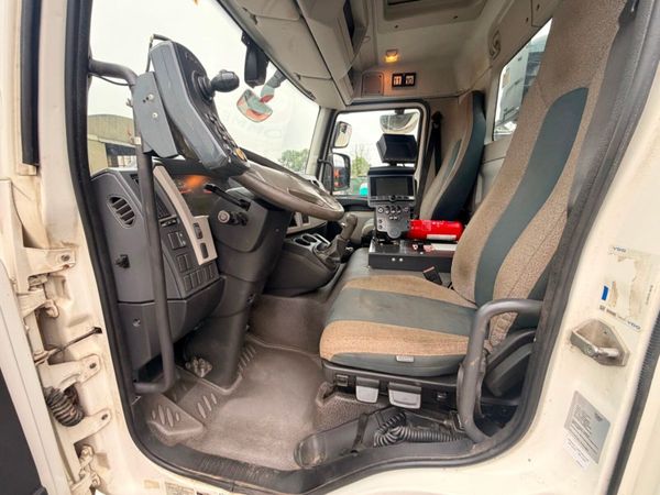 2018 Volvo FL250 Johnston VT651 Road Sweeper 394274690