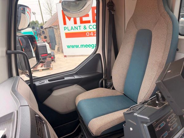 2018 Volvo FL250 Johnston VT651 Road Sweeper 394274696
