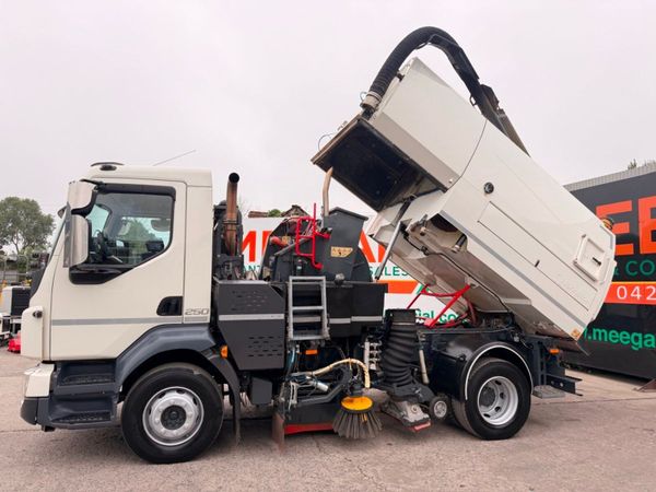 2018 Volvo FL250 Johnston VT651 Road Sweeper 394274699