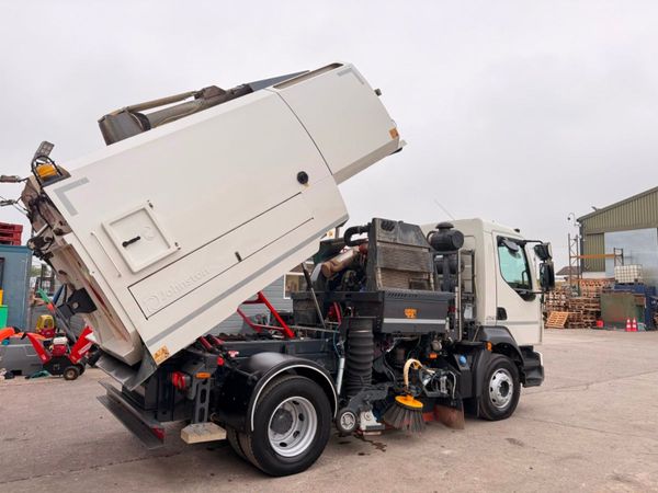 2018 Volvo FL250 Johnston VT651 Road Sweeper 394274715