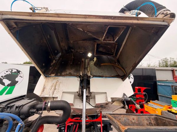 2018 Volvo FL250 Johnston VT651 Road Sweeper 394274729