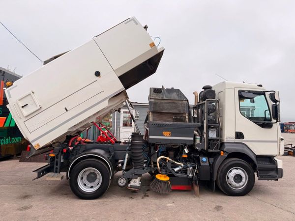 2018 Volvo FL250 Johnston VT651 Road Sweeper 394274739