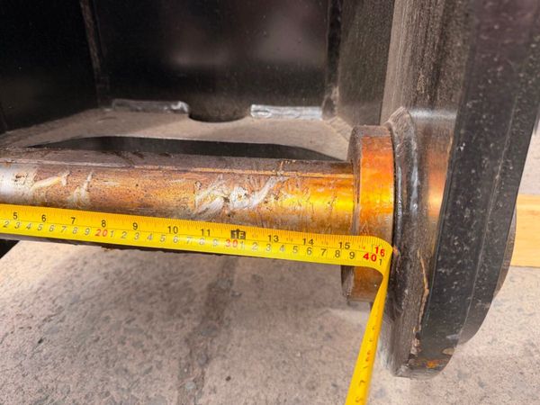 30- 40 ton ROCK BREAKER LYALS 100MM PIN...2447 394294657