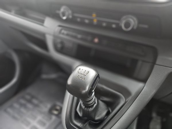 PEUGEOT EXPERT PRO // NO VAT // 07/27 CVRT 394235522