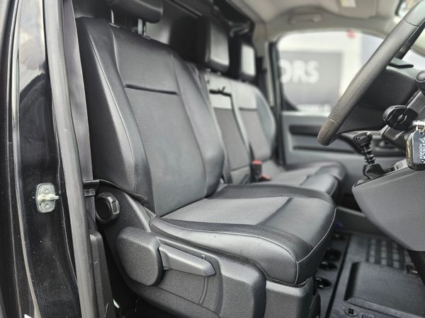 PEUGEOT EXPERT PRO // NO VAT // 07/27 CVRT 394235526