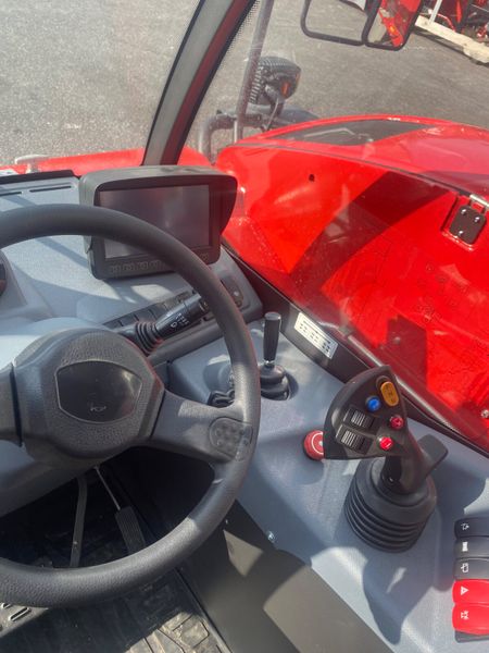 Loader 394238020