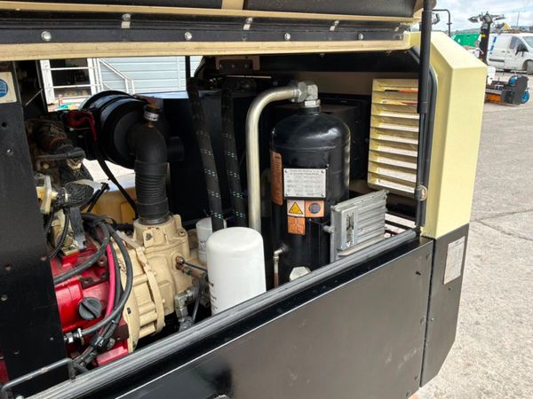 2017 DOOSAN ROAD AIR COMPRESSOR 250 CFM. 394457701