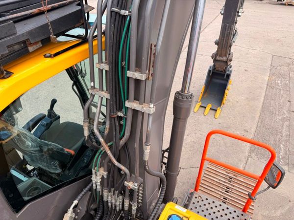2022 Volvo EC140EL digger excavator 13 ton , 14 to 394575954