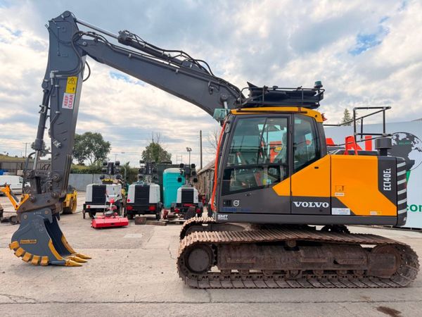 2022 Volvo EC140EL digger excavator 13 ton , 14 to 394575926