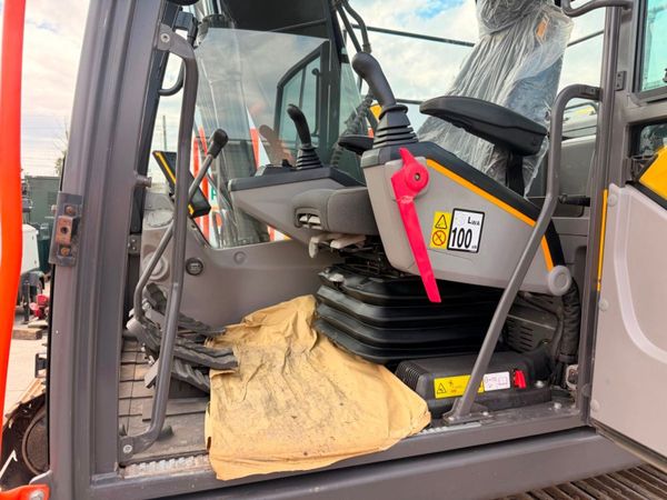 2022 Volvo EC140EL digger excavator 13 ton , 14 to 394575927
