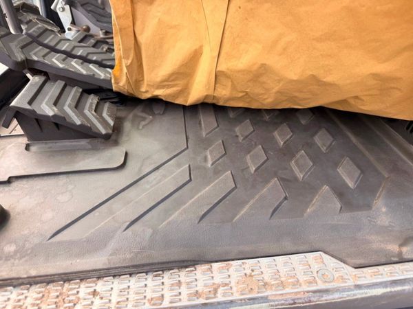 2022 Volvo EC140EL digger excavator 13 ton , 14 to 394575929