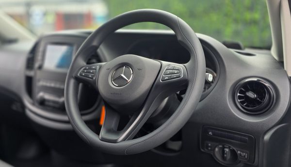 Mercedes-Benz eVito Fully Electric van 60Kw 394634041