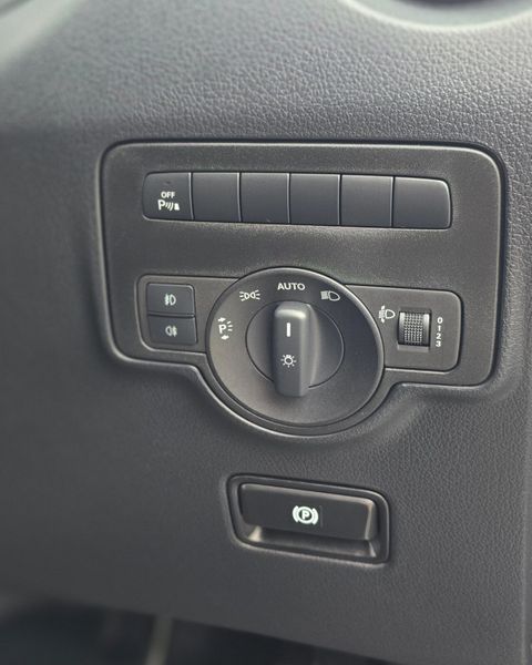 Mercedes-Benz eVito Fully Electric van 60Kw 394634046