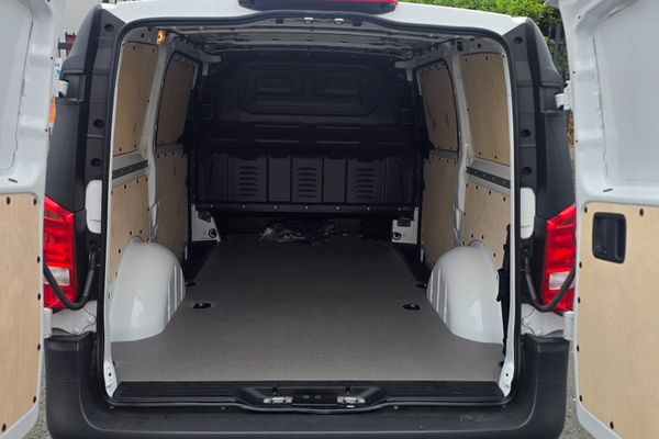 Mercedes-Benz eVito Fully Electric van 60Kw 394634034