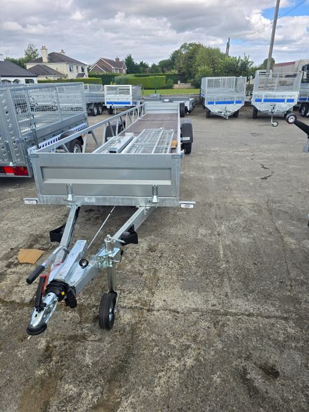 Trailer for transporting sliding gates 394799290