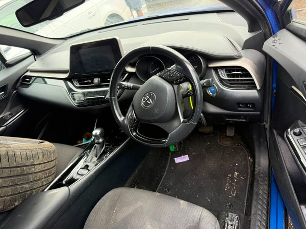 2019 TOYOTA C-HR  CVT 1.8 HYBRID FOR BREAKING! 394854949