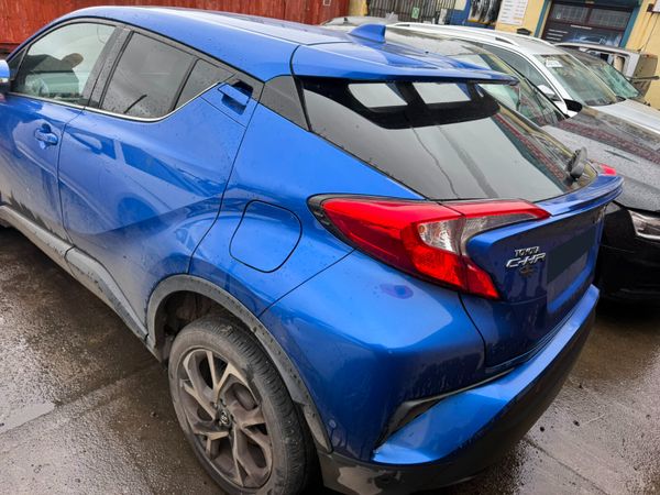 2019 TOYOTA C-HR  CVT 1.8 HYBRID FOR BREAKING! 394854951
