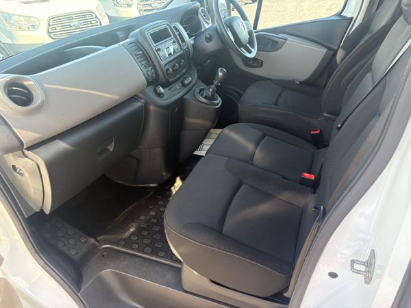 Renault Trafic 394998871