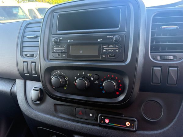 Renault Trafic 394998873