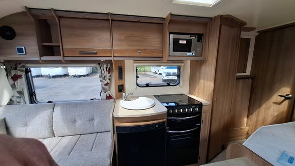 Bailey Pegasus Modena 4 berth fixed bed 395173455