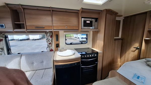 Bailey Pegasus Modena 4 berth fixed bed 395173434