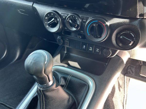 2017 Toyota Hilux SR5 2.4 With power mode 395182485