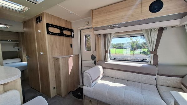 Elddis Rambler 554 End Bedroom 395194668