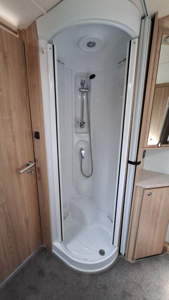 Elddis Rambler 554 End Bedroom 395194681