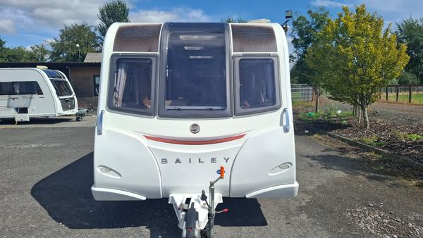 Bailey Unicorn Valencia 4 berth fixed bed 395198472