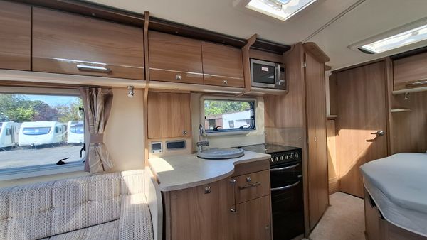 Bailey Unicorn Valencia 4 berth fixed bed 395198479