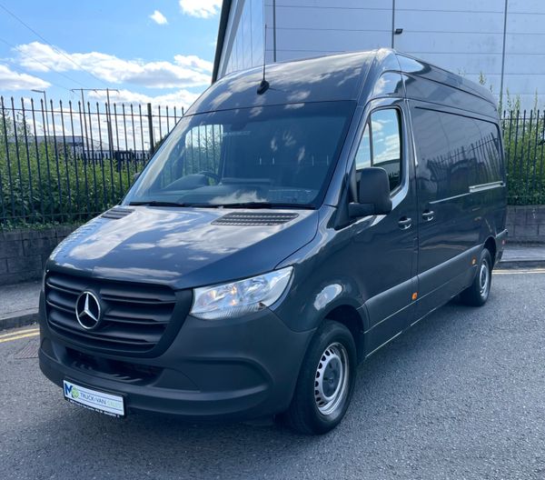 2021 Sprinter 315/36 with AC & Rev Cam in Grey Met 395103302