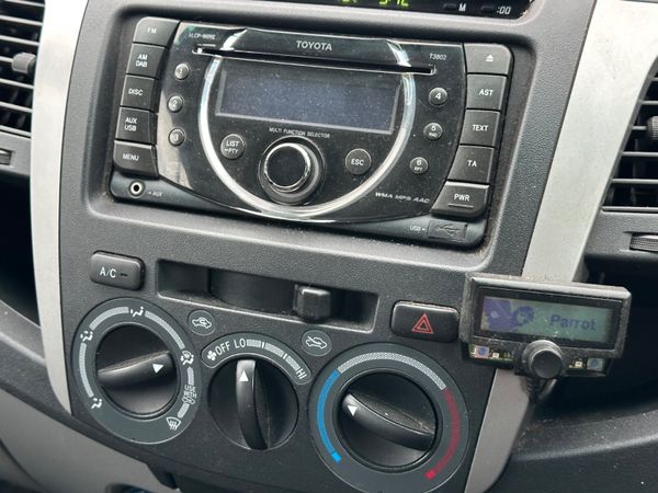Toyota Hilux 2011 2.5 D-4D HL3 4WD 120BHP 4 4DR 395262107