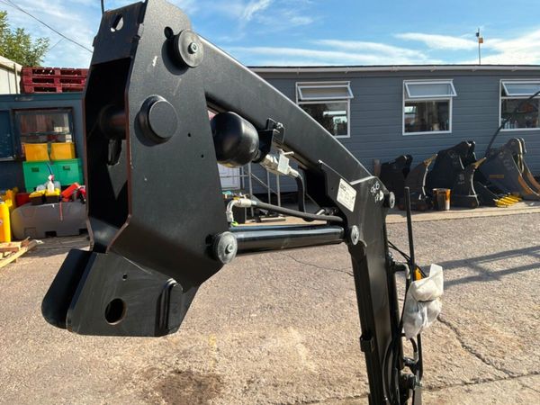 New / unused Quicke X1 front loader....1284. 395268196