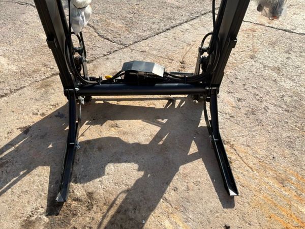 New / unused Quicke X1 front loader....1284. 395268205