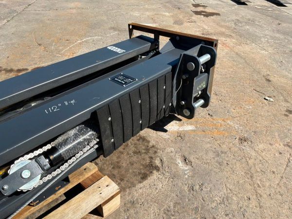 New / unused 4000kg two post vehicle lift......... 395309244