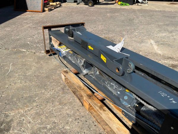 New / unused 4000kg two post vehicle lift......... 395309237