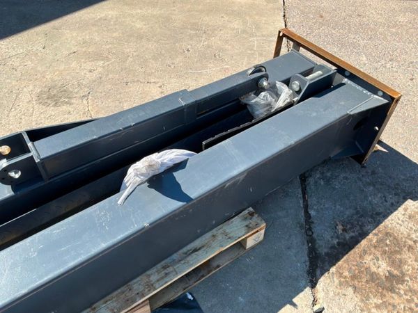 New / unused 4000kg two post vehicle lift......... 395309309